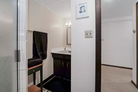 Bath - 2611 E Bona Ave, Appleton, WI 54915 photo 4 of 4