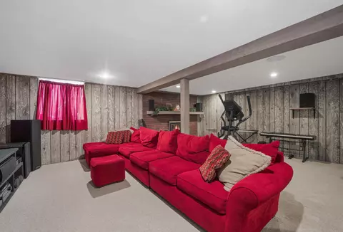 Living - 2611 E Bona Ave, Appleton, WI 54915 photo 5 of 6