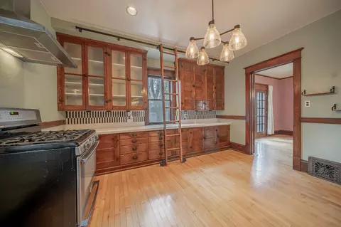 Kitchen - 1319 N Oneida St, Appleton, WI 54911 photo 4 of 4