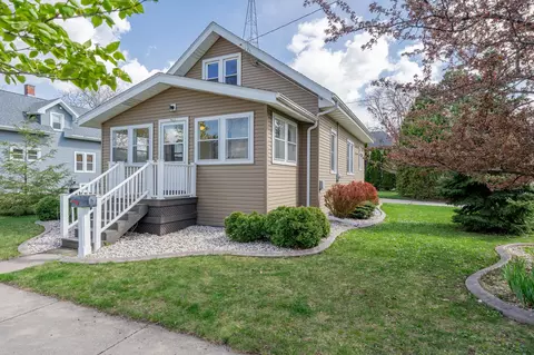 821 W Bent Ave, Oshkosh, WI 54901