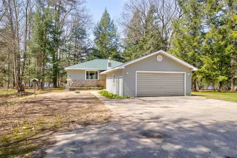 N6205 County Road 577, Wallace, MI 49893