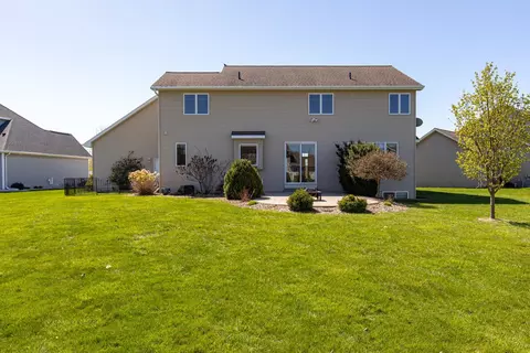 Exterior - 2520 E Corridor Dr, Appleton, WI 54913 photo 2 of 8