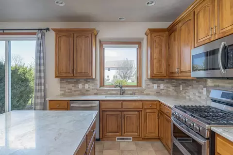 Kitchen - 2520 E Corridor Dr, Appleton, WI 54913 photo 2 of 4