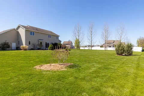 Exterior - 2520 E Corridor Dr, Appleton, WI 54913 photo 3 of 8