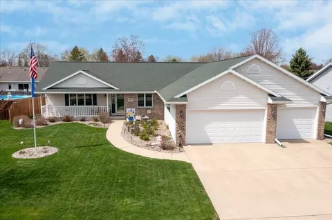 1545 Galway Ct, Oshkosh, WI 54904