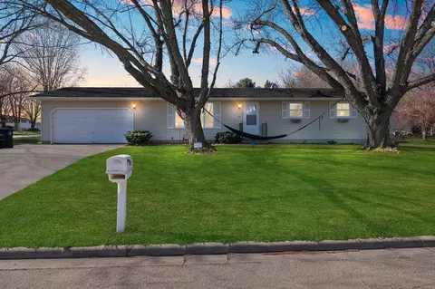 215 S Prospect Cir, Shawano, WI 54166
