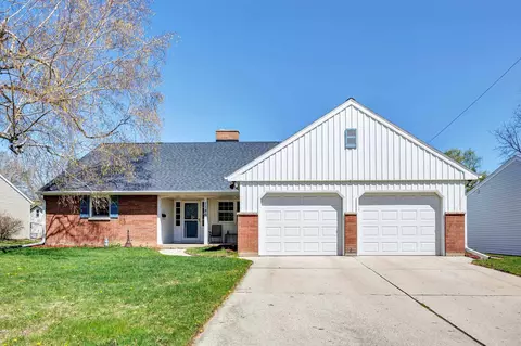 1186 Oregon St, Green Bay, WI 54303