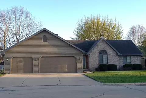 139 Briar Dr, Neenah, WI 54956