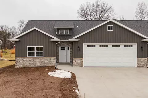 n9083 Southtowne Drive, Menasha, WI 54952