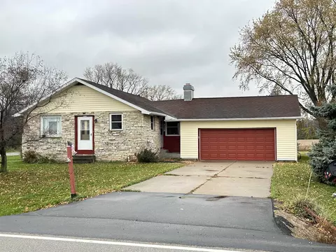 3303 County Rd Ff, Omro, WI 54963