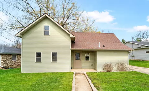 716 W 10th St, Kaukauna, WI 54130