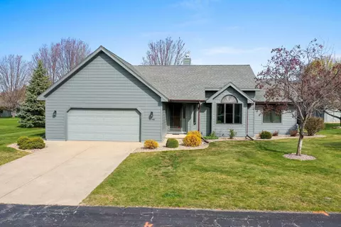 1798 Beethoven Dr, Green Bay, WI 54311
