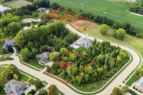 quail run drive, Oshkosh, WI 54904