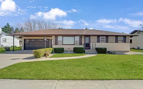 2261 Park Ave, New Holstein, WI 53061