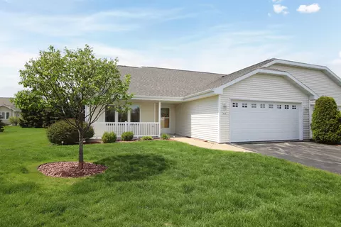 410 Wyldewood Dr, Oshkosh, WI 54904