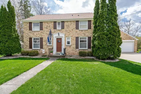 1103 Hewitt St, Neenah, WI 54956