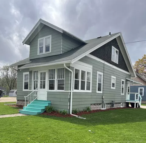 201 Railroad St, Menasha, WI 54952