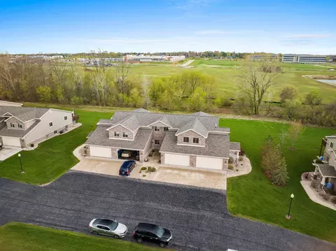 View/Area - 1062 W Willis Way, Appleton, WI 54913 photo 1 of 11
