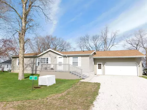 137 Sun N Surf Dr, Luxemburg, WI 54217