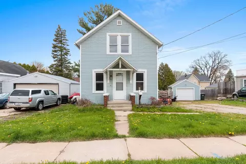 713 Desnoyer St, Kaukauna, WI 54130