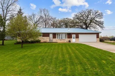 4986 Washington St, Butte Des Morts, WI 54927