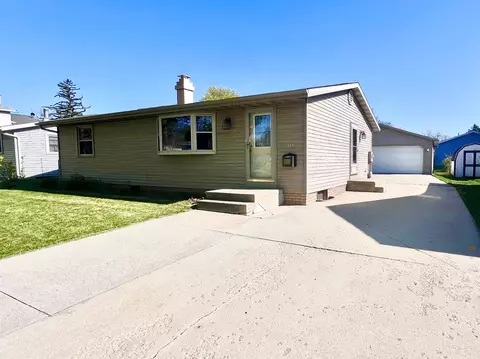 372 W Scott St, Fond Du Lac, WI 54937
