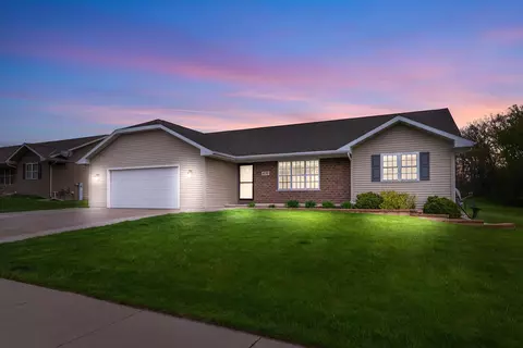 409 Monroe St, Beaver Dam, WI 53916