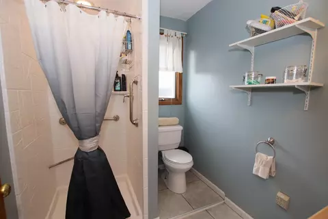 Bath - 1613 W Lawrence St, Appleton, WI 54914 photo 2 of 3