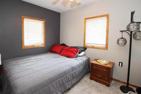 Bedroom - 1613 W Lawrence St, Appleton, WI 54914 photo 4 of 6