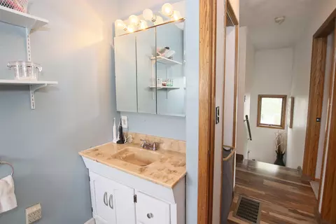 Bath - 1613 W Lawrence St, Appleton, WI 54914 photo 3 of 3