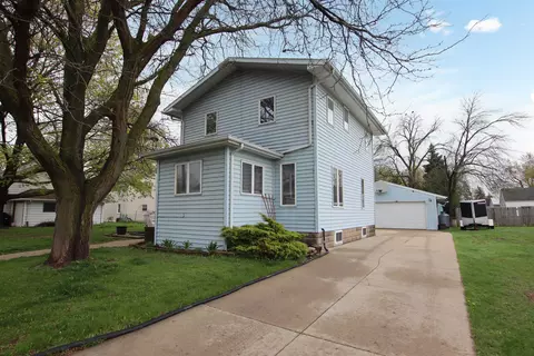 Exterior - 1613 W Lawrence St, Appleton, WI 54914 photo 2 of 8