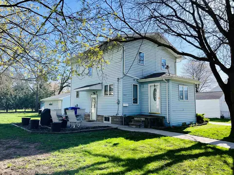 Exterior - 1613 W Lawrence St, Appleton, WI 54914 photo 7 of 8
