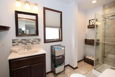 Bath - 1613 W Lawrence St, Appleton, WI 54914 photo 1 of 3