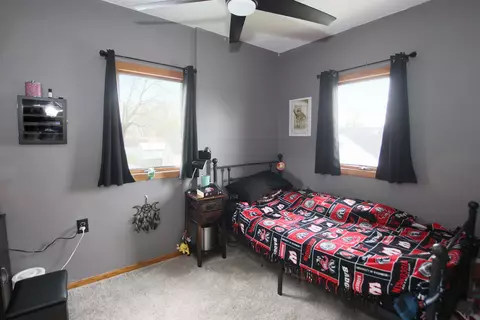 Bedroom - 1613 W Lawrence St, Appleton, WI 54914 photo 5 of 6