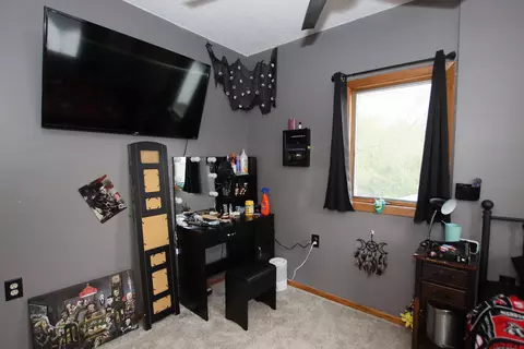 Bedroom - 1613 W Lawrence St, Appleton, WI 54914 photo 6 of 6