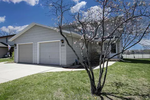 2731 S Wheatfield Dr, Appleton, WI 54915 photo 2