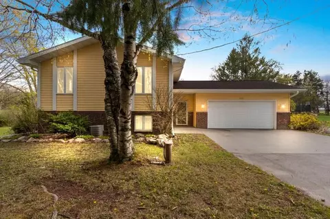 w7671 Hillwood Court, Hortonville, WI 54944
