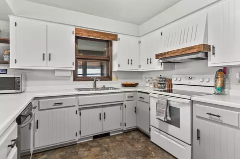 2010 W Roberts Ave, Appleton, WI 54914 photo 18