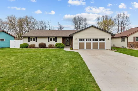 2010 W Roberts Ave, Appleton, WI 54914