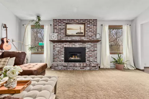 2010 W Roberts Ave, Appleton, WI 54914 photo 4