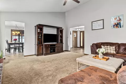 2010 W Roberts Ave, Appleton, WI 54914 photo 6