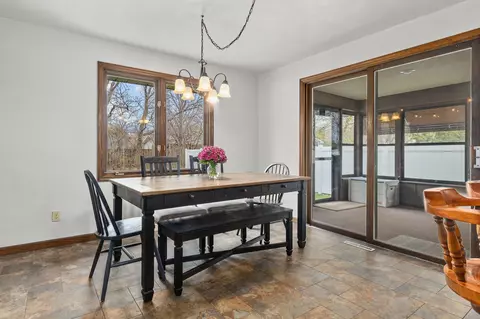 2010 W Roberts Ave, Appleton, WI 54914 photo 7