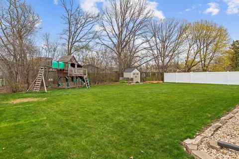 2010 W Roberts Ave, Appleton, WI 54914 photo 11