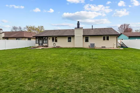 2010 W Roberts Ave, Appleton, WI 54914 photo 10