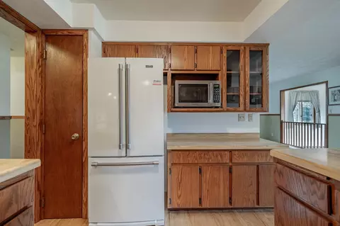 2211 W Capitol Dr, Appleton, WI 54914 photo 9