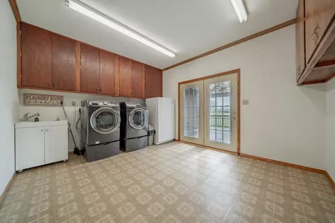 2211 W Capitol Dr, Appleton, WI 54914 photo 25