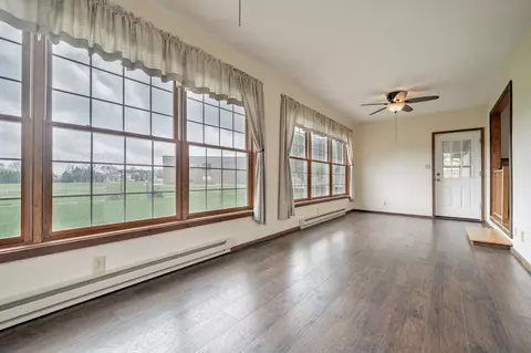 2211 W Capitol Dr, Appleton, WI 54914 photo 5
