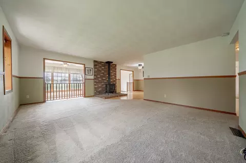 2211 W Capitol Dr, Appleton, WI 54914 photo 3