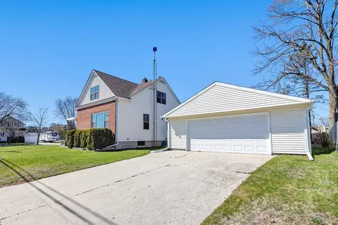 2740 10th St, Two Rivers, WI 54241