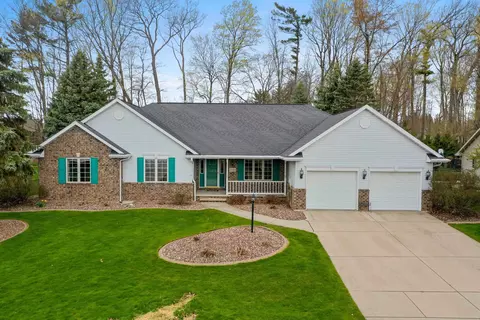 1283 Beechwood Ct, Green Bay, WI 54313